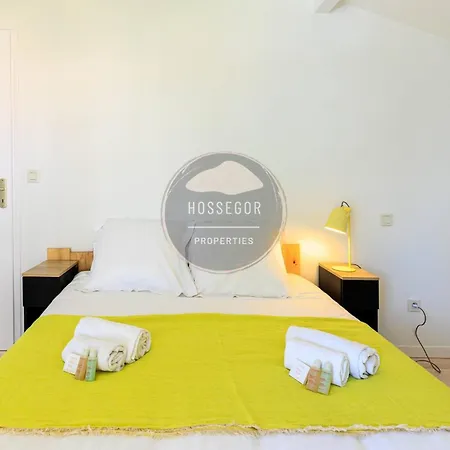 Fougeres - - Piscine